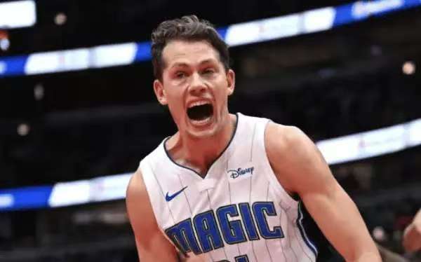 1年500万!大瓦格纳续约魔术继续辅佐弟弟 上季报销致减薪600万