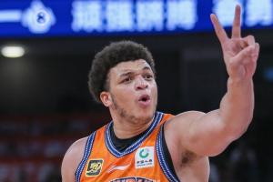 开云入口-官方:洛夫顿对裁判使用不当手势&发表不当言论合计停赛2场 罚5万