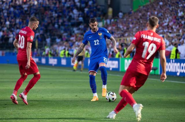 1719333530111024037.jpg 开云APP-【欧洲杯】莱万点射摧毁姆总首球,D2法国落死亡半区