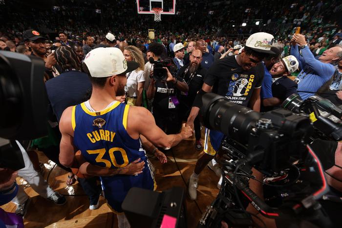 十年一觉金州梦！鲁尼亲笔：没有地方能比在勇士打球更幸福